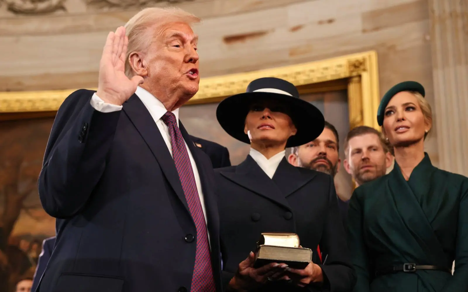 Trump ameaça impor tarifas de 25% sobre produtos importados de México e Canadá a partir de fevereiro