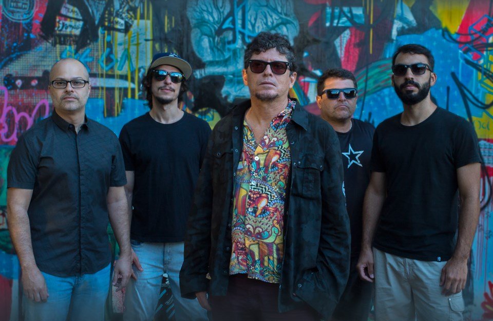 Mundo Livre S/A celebra 30 anos do álbum ‘Samba Esquema Noise’ com show gratuito