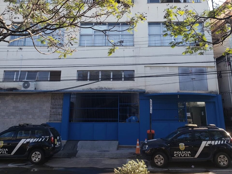 Idosos suspeitos de homofobia são detidos dentro de ônibus em Vitória