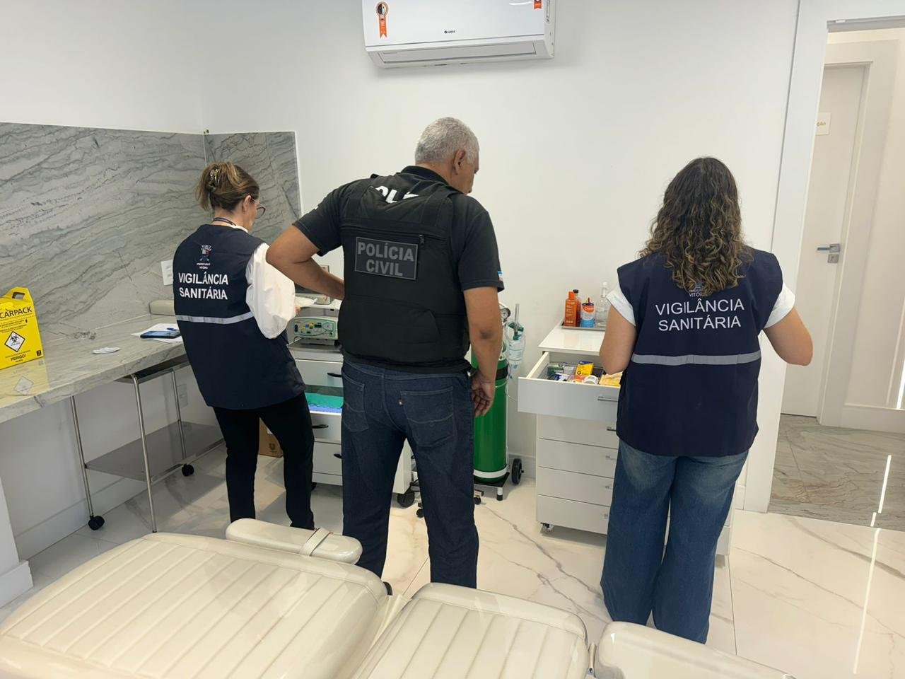 Operação investiga biomédico e clínica de estética em Vitória após denúncias