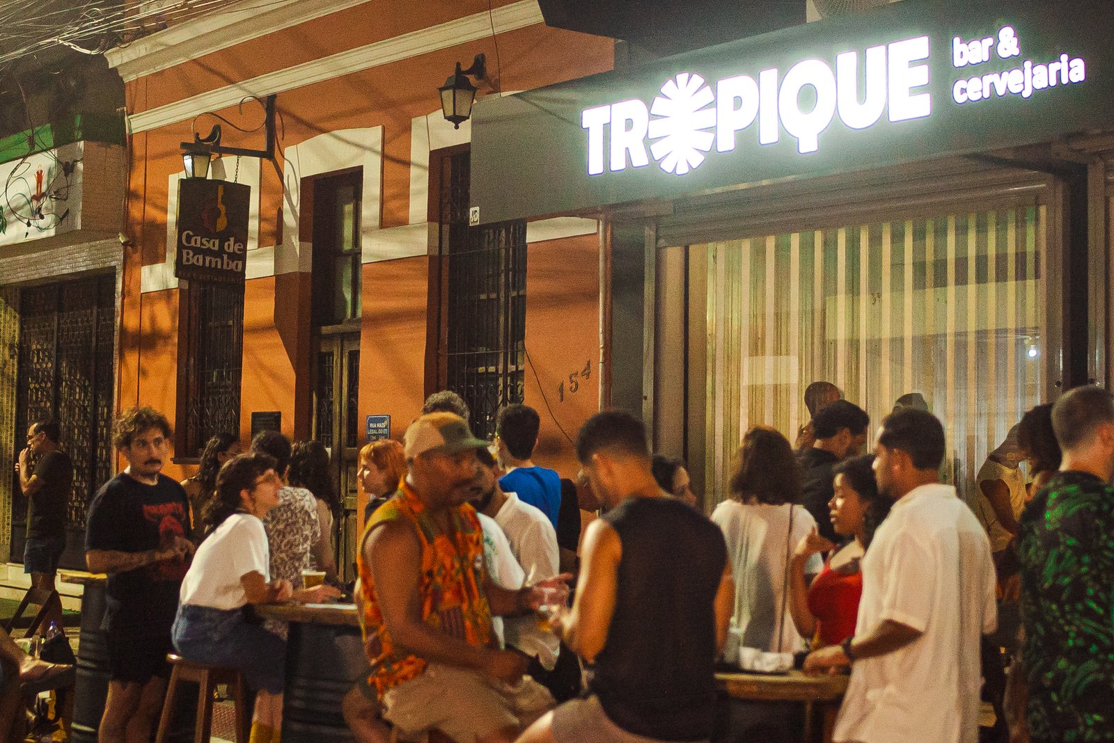 Banda Macumbia comanda noite de cumbia em cervejaria no Centro de Vitória