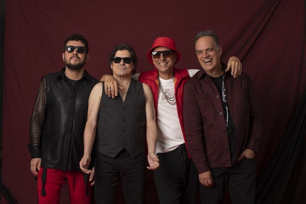 Jota Quest e Barão Vermelho se apresentam em casa de shows de Guarapari