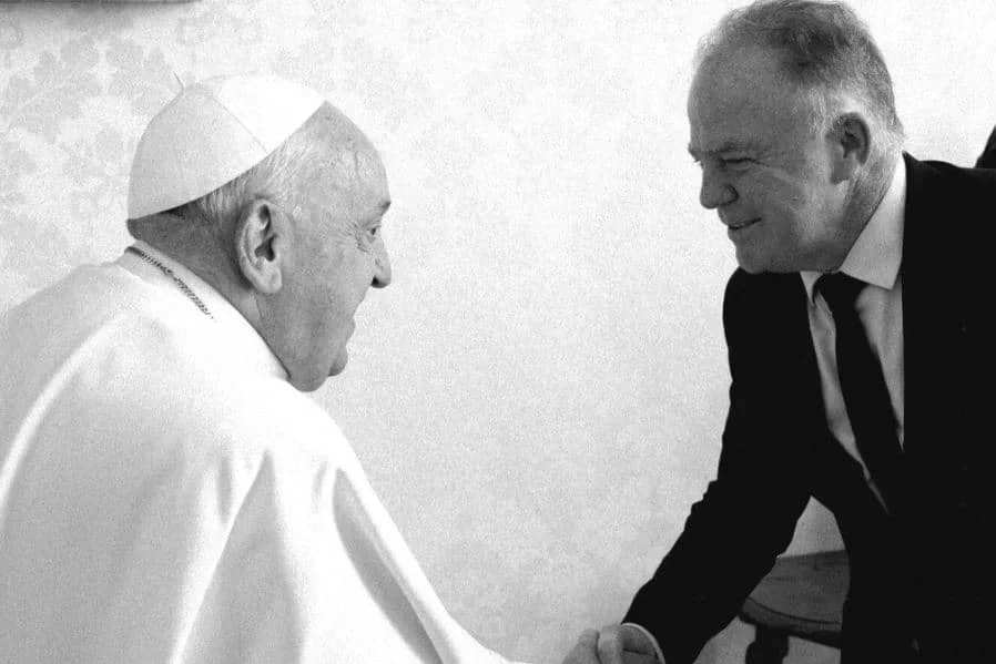 Casagrande decreta luto oficial no ES pela morte do Papa Francisco