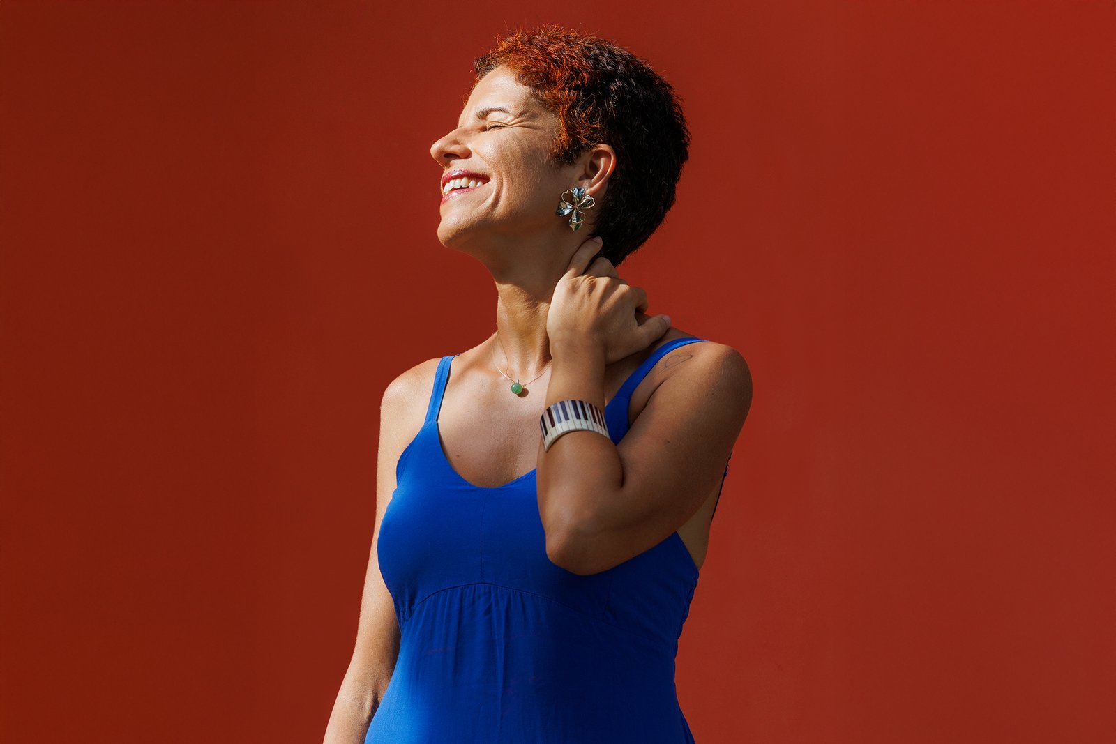 Cantora Ananda Torres celebra os 80 anos de Ivan Lins em show no Sônia Cabral