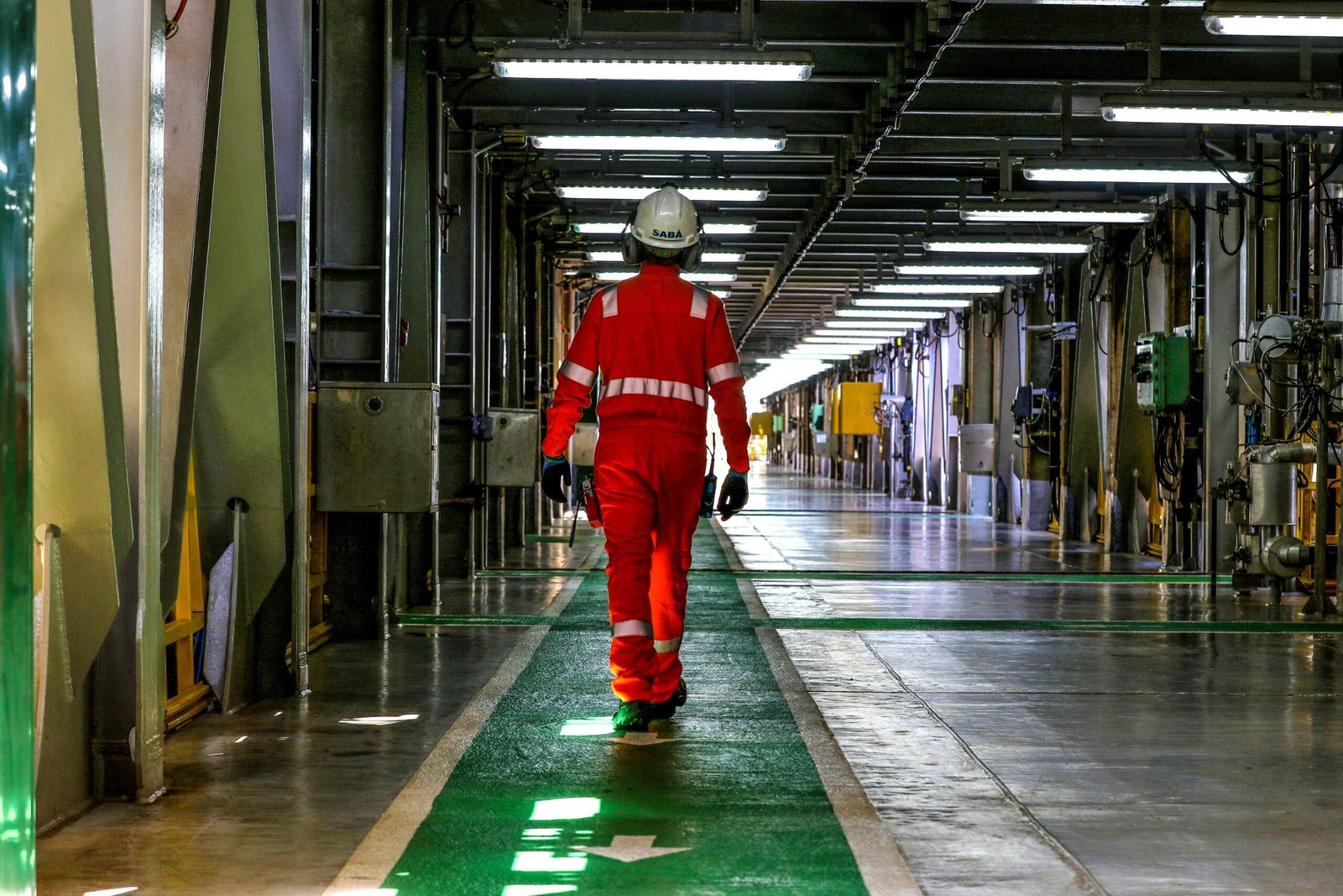 Segmento de petróleo e gás no ES concentra a 2ª maior média salarial do país