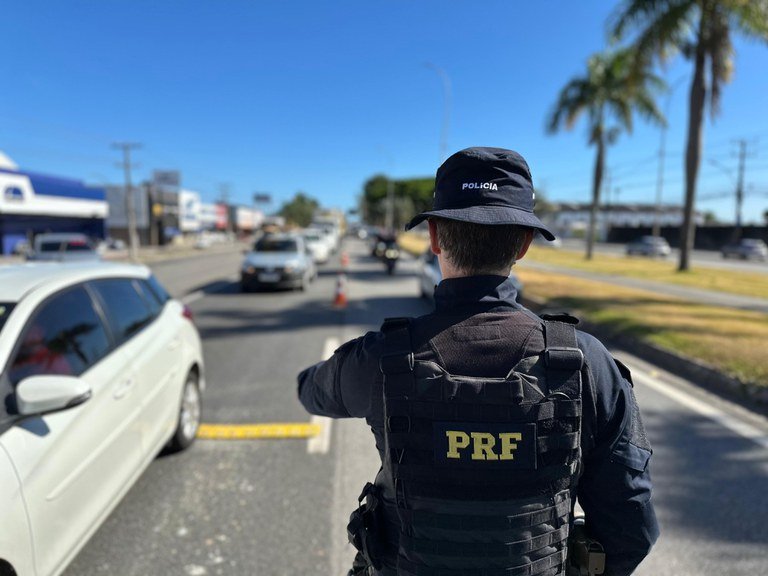 Semana Santa e Tiradentes: PRF intensifica fiscalização nas estradas do ES