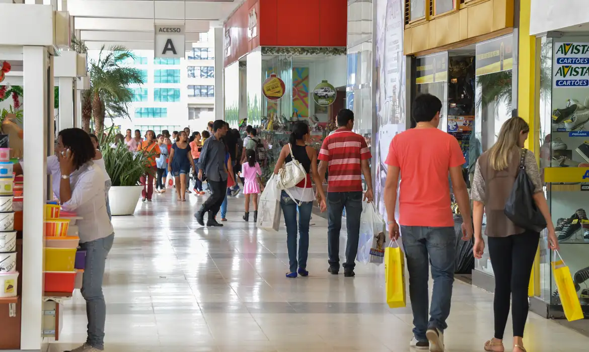 Presentes para o Dia dos Namorados têm diferença de até 534% nos preços em Vitória