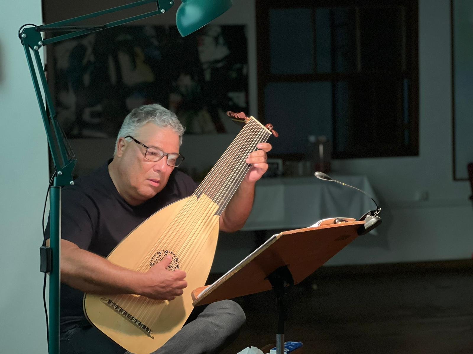 Recital gratuito em Vitória destaca alaúde, instrumento de origem oriental