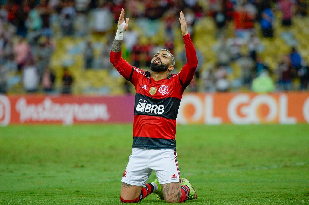 Gabigol se despede do Flamengo aclamado, mas tem ano marcado por polêmicas