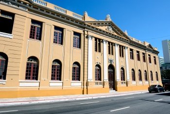 Espetáculo gratuito na Fafi convida público a refletir sobre violência e intolerância