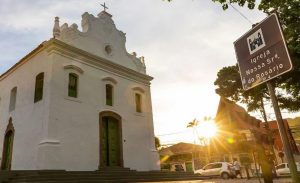 Igreja mais antiga em atividade no Brasil é restaurada em Vila Velha