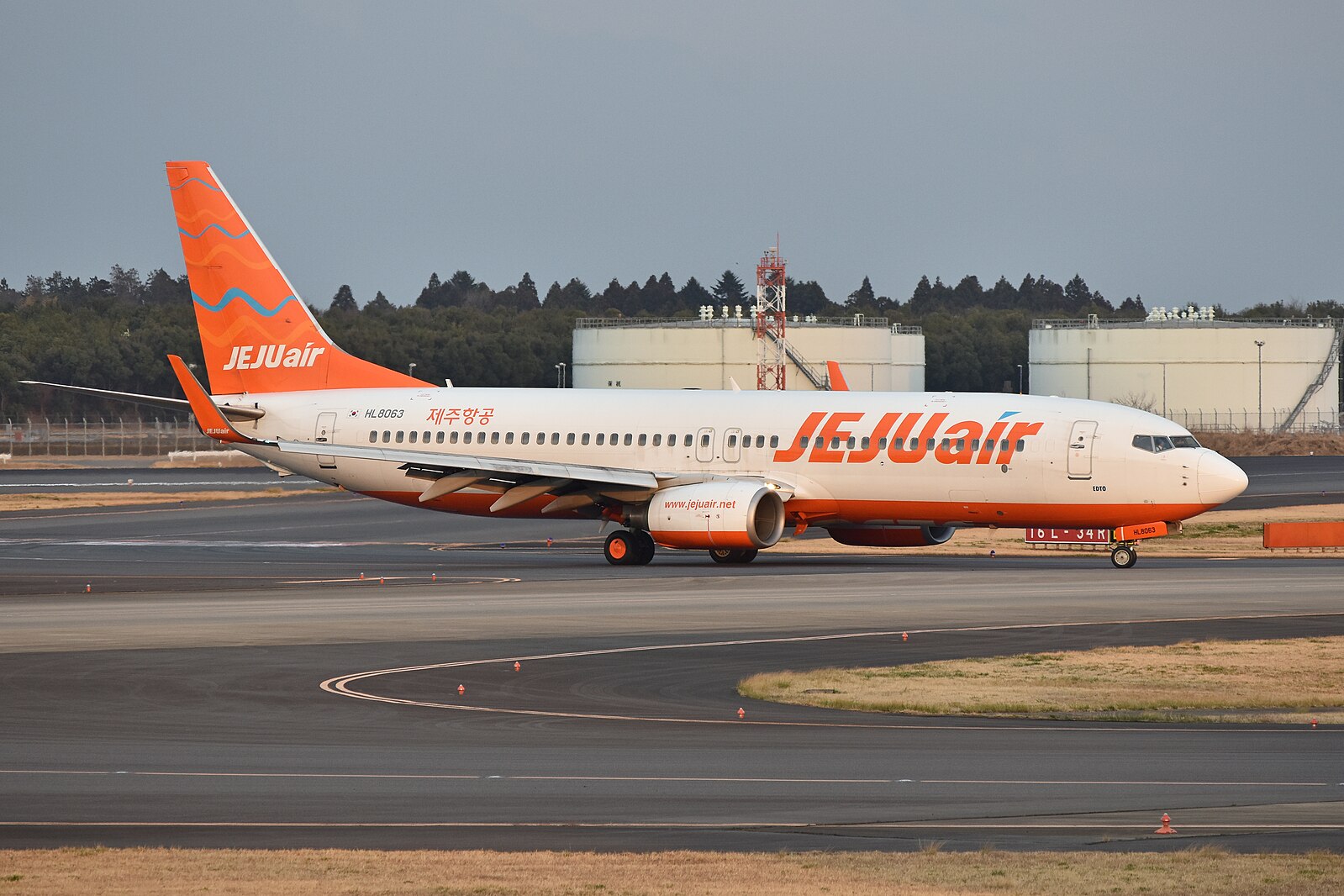 Boeing 737 8AS ‘HL8063 Jeju Air