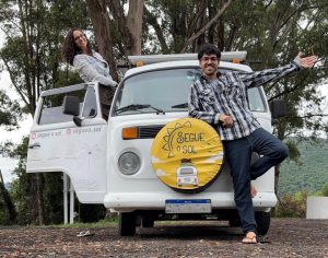 Casal abandona rotina e explora o Brasil em “KombiHome”