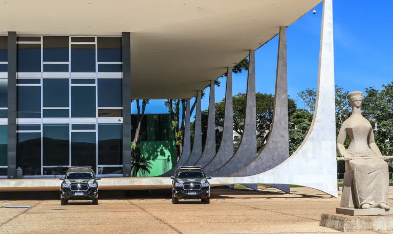 STF decide arquivar acusação contra trio que hostilizou ministro Alexandre de Moraes