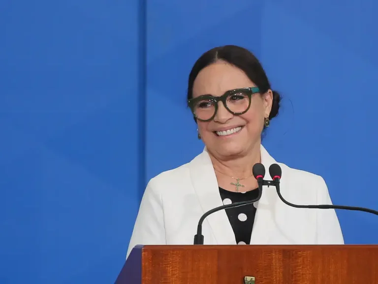 Regina Duarte elogia ‘Ainda Estou Aqui’ e web reage