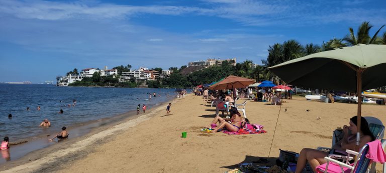 Bombeira orienta sobre o que fazer em casos de afogamentos em praias e piscinas