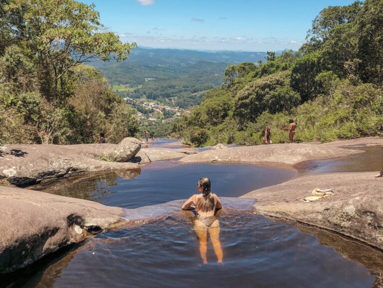 Trilha para piscinas naturais de Pedra Azul está temporariamente interditada