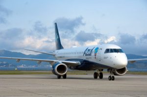 Azul e Gol selam fusão para criar gigante na aviação