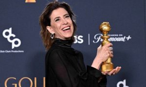 Fernanda Torres vence o Globo de Ouro de melhor atriz e faz história