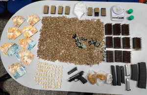Mais de 3 mil pinos de cocaína são apreendidos no bairro Da Penha, em Vitória