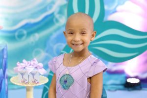 Menina capixaba que dançou ‘Let It Go’ após quimioterapia morre aos 7 anos