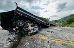 Motorista de caminhão envolvido em acidente com 39 mortos em MG é preso no ES