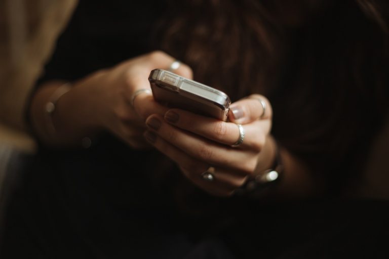 Janeiro Branco: cuidados com a saúde mental em tempos de apostas on-line