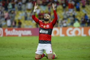 Gabigol se despede do Flamengo aclamado, mas tem ano marcado por polêmicas