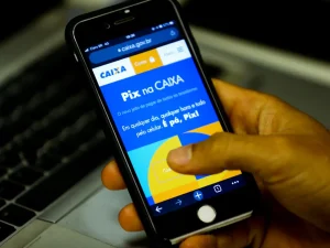 Receita Federal irá monitorar dados de cartão de crédito e Pix