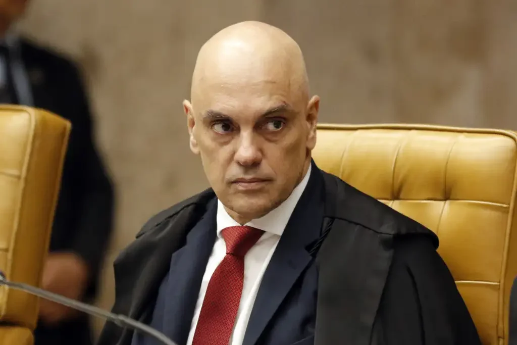 Moraes cita risco de fuga e nega autorização para Bolsonaro ir à posse de Trump