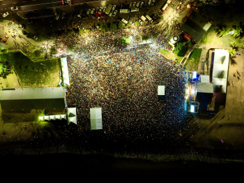 Com 30 mil pessoas, Arena de Verão sedia show de Xanddy Harmonia, Som da Fogueira e Xá da Índia. Foto: Gabriel Werneck/ PMV