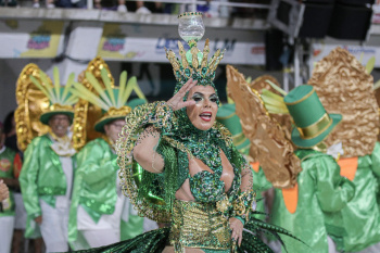 Agenda de eventos do fim de semana tem festa alemã, escolas de samba e festivais de verão