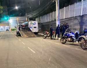 Motociclista é multado 14 vezes na mesma noite após fugir de blitz em Vitória