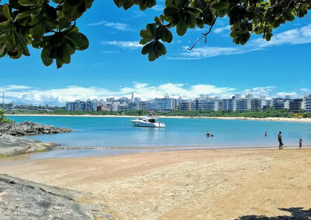 praia de peracanga enseada azul guarapari 1 1 e1738205781700