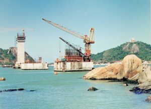 Acervo com quase 500 fotos mostra construção da Terceira Ponte; confira