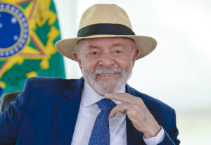 Lula bate Tarcísio, Gusttavo Lima, Eduardo Bolsonaro e Marçal em simulações de 2026