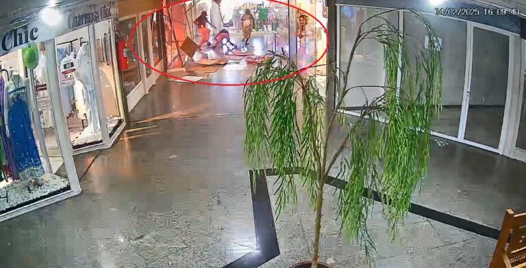 Suspeita de incêndio em loja de shopping de Campos dos Goytacazes é presa na Serra