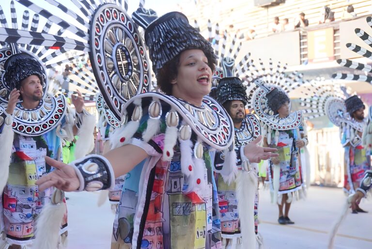 Casa GOLD realiza Oficina de Fantasia de Carnaval em parceria com a Imperatriz do Forte