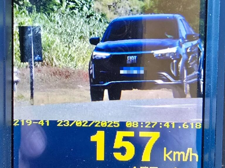 Carro é flagrado a 157 km/h na BR-101 em Guarapari