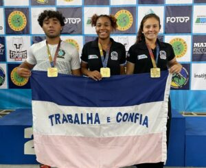 Atletas capixabas garantem medalhas de ouro no Circuito Nacional Norte-Nordeste de Wrestling, no Amapá