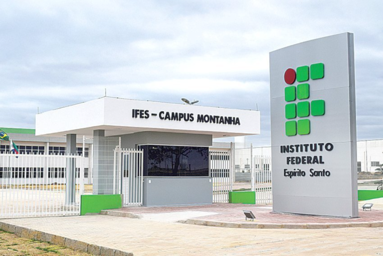Ifes abre seleção para contratar professores substitutos com salários de até R$ 4,6 mil