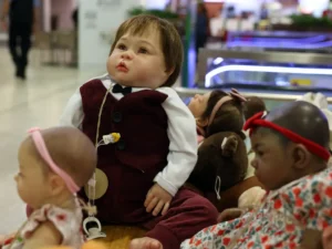Bebês reborn: projetos sobre condutas no serviço público tramitam na Assembleia