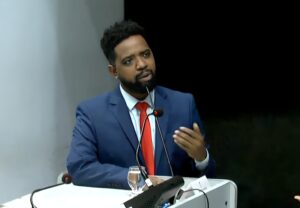 Vereador do PT propõe auxílio-combustível e pagamento de viagens para vereadores de Vitória