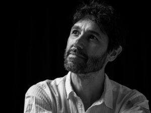Som na Sexta recebe recital de guitarra solo com Potiguara Menezes em Vitória