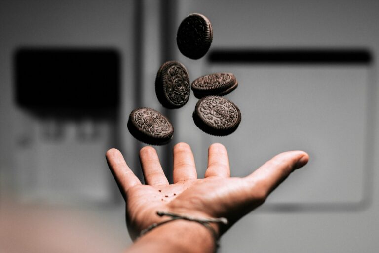 Biscoito recheado pode tirar até 39 minutos de vida saudável por porção, diz estudo