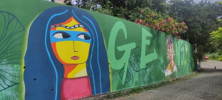 Artistas celebram memória coletiva de Porto Grande com mural de 200 m² em Guarapari