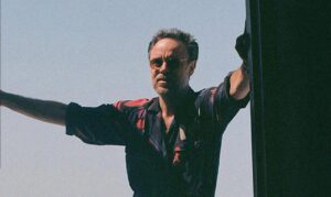 Rodrigo Amarante, ex-integrante do Los Hermanos, participa de talk show no ES