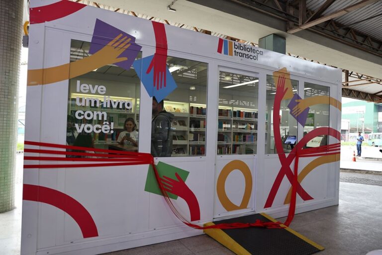 Biblioteca Transcol é reinaugurada no Terminal de Jardim América, em Cariacica