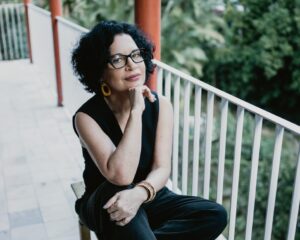 Viviane Mosé apresenta obra ‘Meu Braço Esquerdo’ em vernissage literário em Vitória
