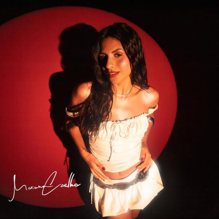Mariana Coelho lança álbum de estreia ‘Ecos do Desejo’ nesta quinta-feira (31)